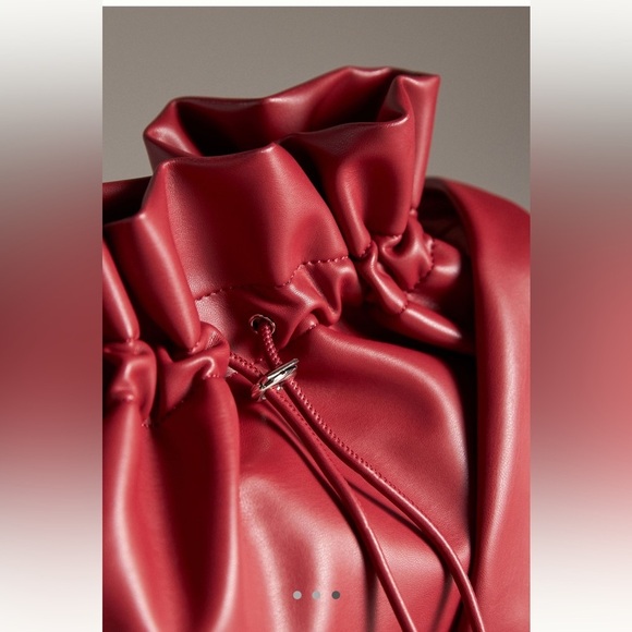 NWT new Anthropologie faux leather scrunch shoulder bag drawstring red - Picture 12 of 17